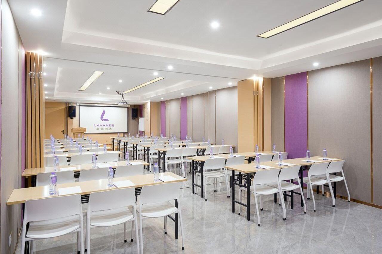 Echarm International Hotel Guangzhou Baiyun International Airport Huadu Plaza Branch - Free Deliver Service To Guangzhou Baiyun International Airport & Free Deliver Service To Canton Fair Complex During Canton Fair Period Exterior photo